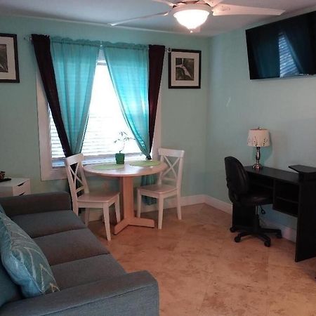 Tampa Bay Beautiful Apartment And Private Jacuzzi Экстерьер фото